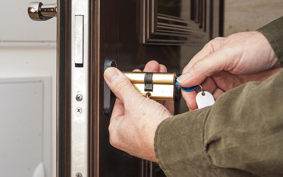 changer un barillet de porte d'entrée Allauch